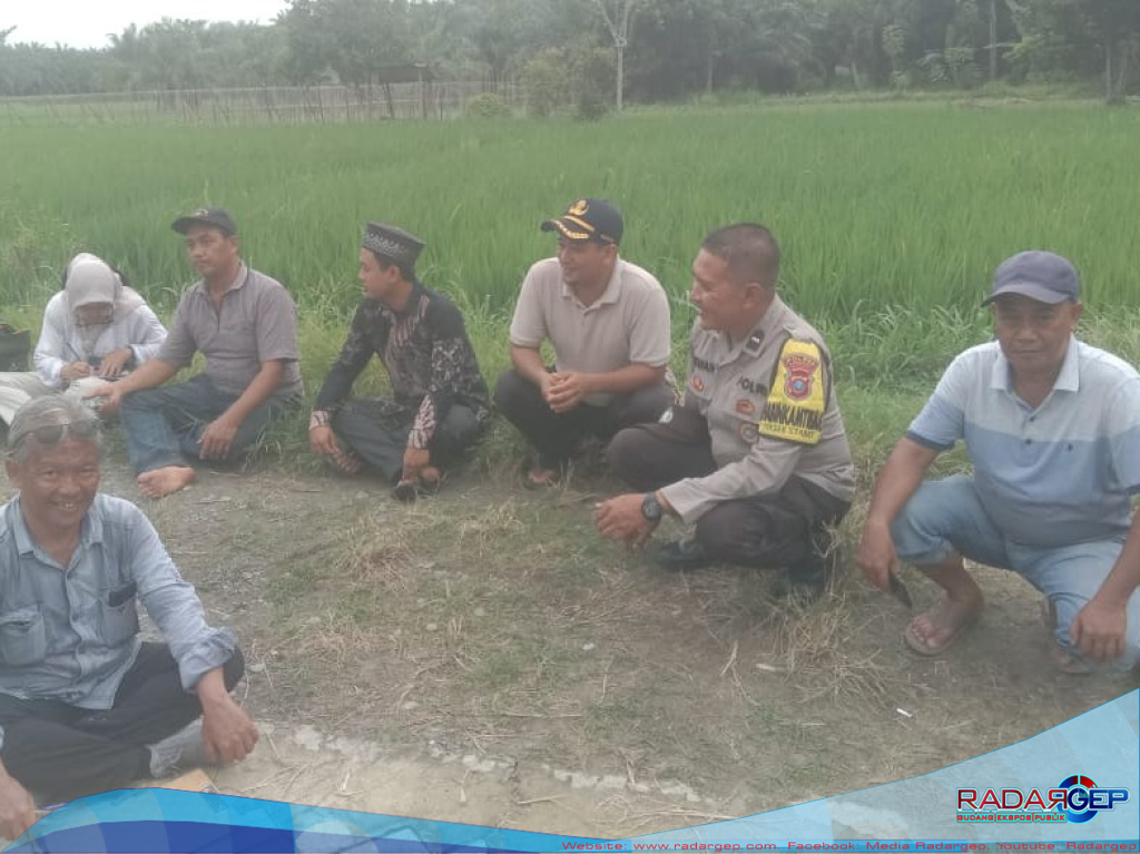 Bhabinkamtibmas Polsek Stabat Dampingi Perencanaan Saluran Irigasi untuk Dukung Ketahanan Pangan Nasional